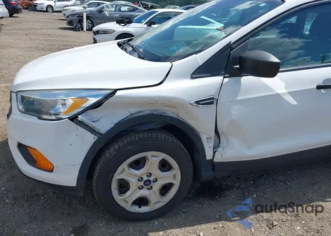 2017 Ford Escape S z USA, uszkodzony, nr VIN 1FMCU0F71HUE25636